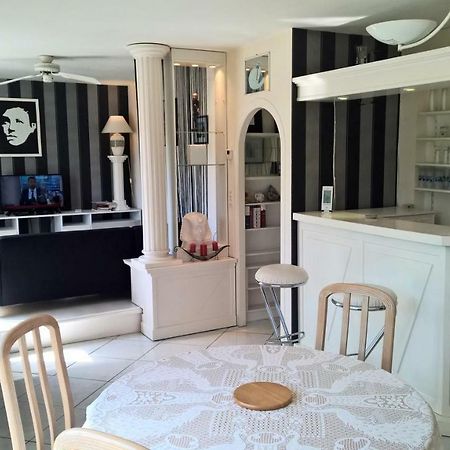 Le Bois Bryas Apartment Revin  Екстериор снимка