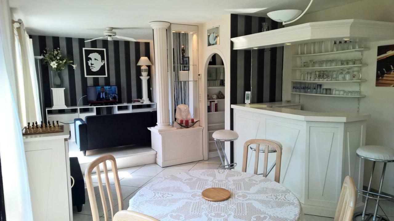Le Bois Bryas Apartment Revin  Екстериор снимка